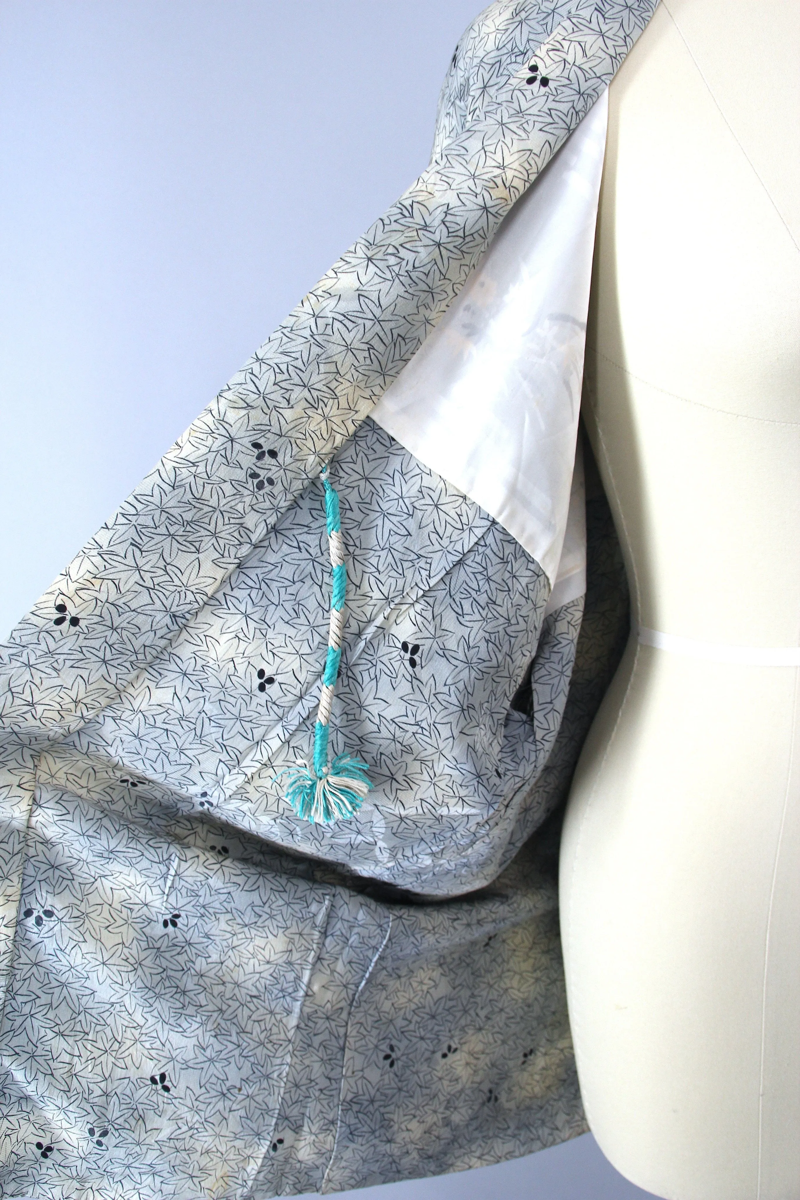 1950s Vintage Silk Haori Kimono Jacket Cardigan / Pale Blue Leaves Print