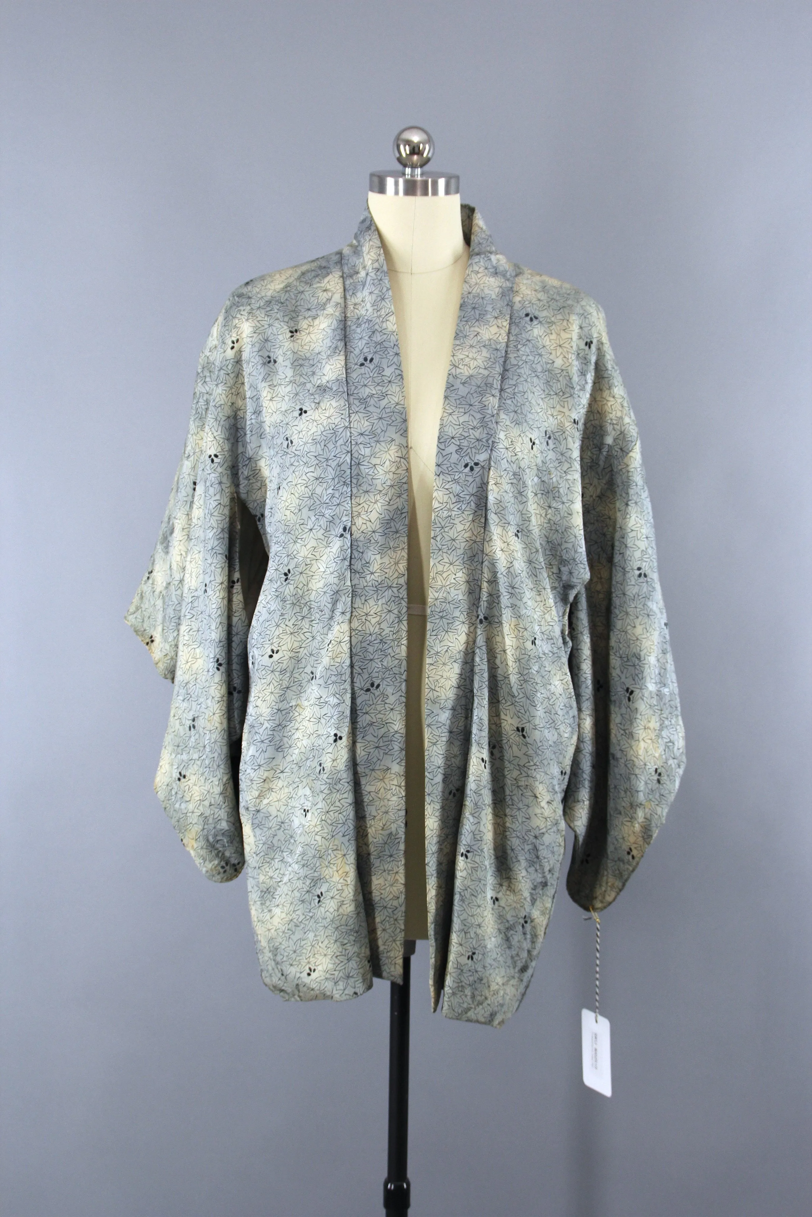 1950s Vintage Silk Haori Kimono Jacket Cardigan / Pale Blue Leaves Print