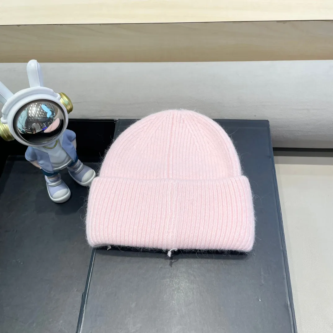 BEANIE HAT IN PASTEL PINK WOOL 438125