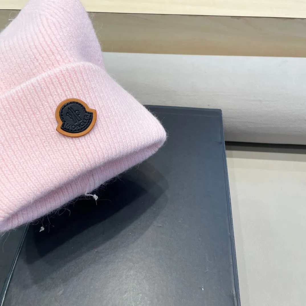 BEANIE HAT IN PASTEL PINK WOOL 438125