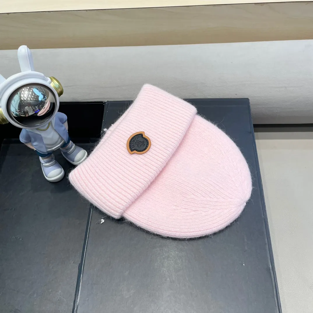 BEANIE HAT IN PASTEL PINK WOOL 438125