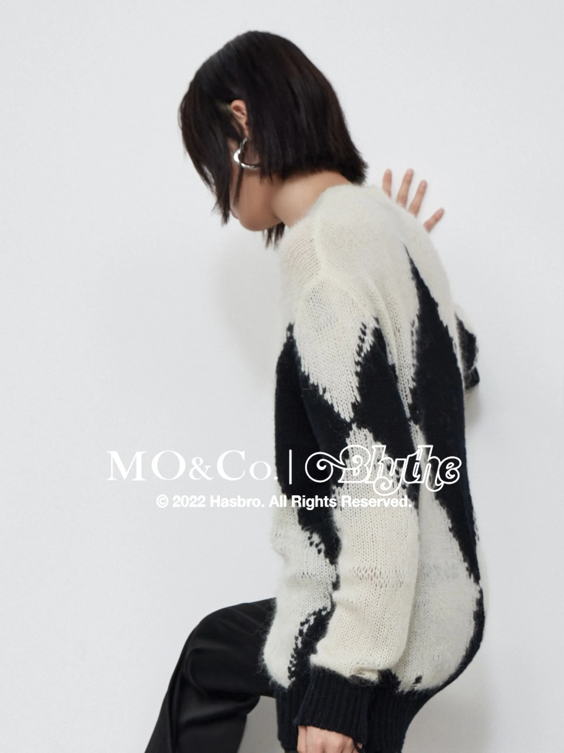 MO&Co.｜Blythe Collaboration Wool Letter Pattern Sweater