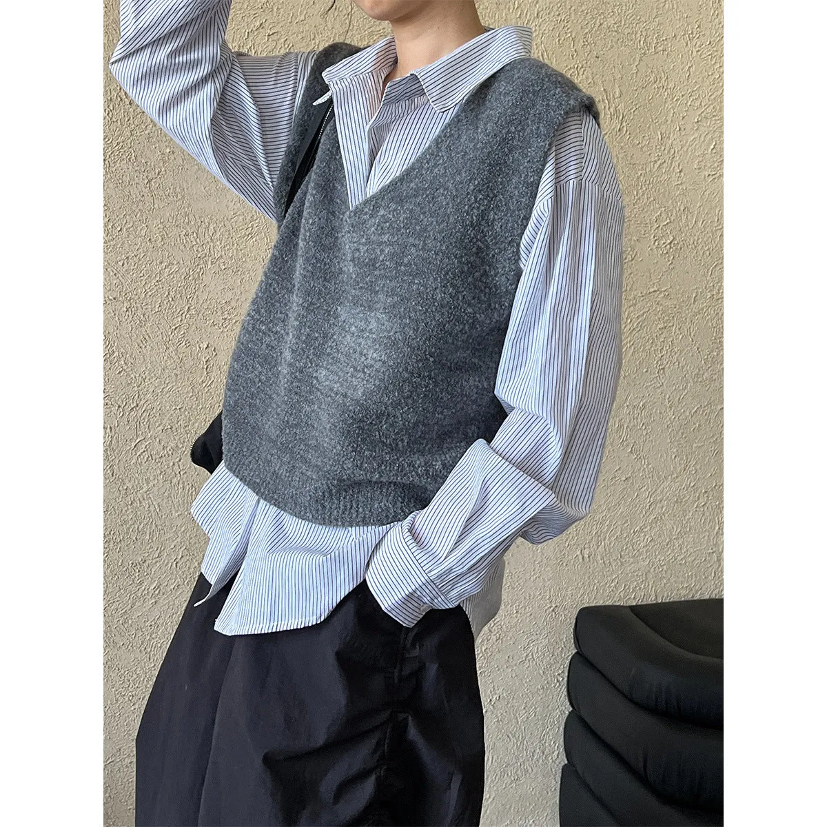 Uniwim men’s fall fashion 2024Sweater Vest 2024 Early Autumn New Waistcoat Stacked V-neck Knitted Short Outer Wear Ss529