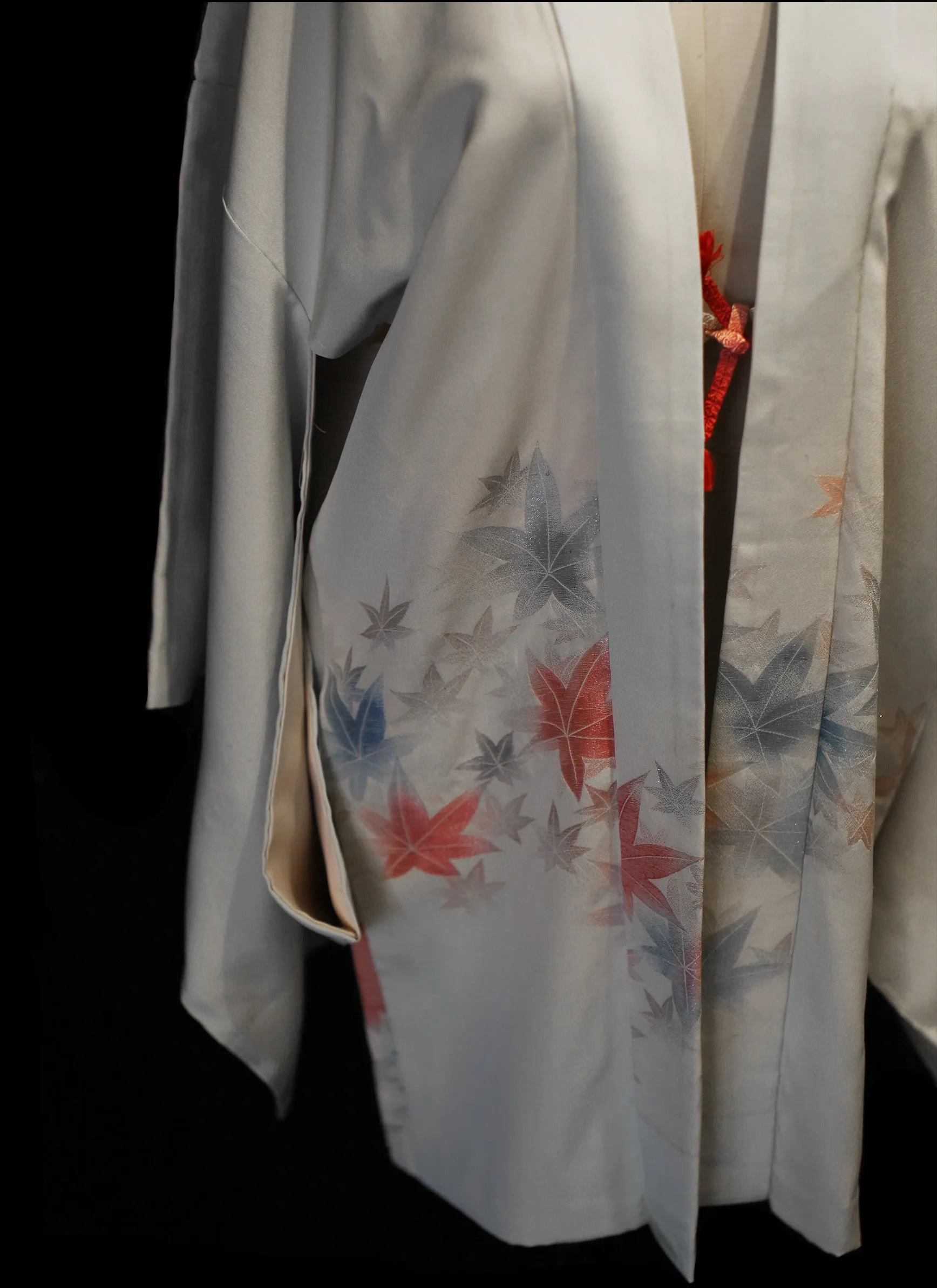 Vintage 1950s Ivory Leaf Design Kimono Jacket