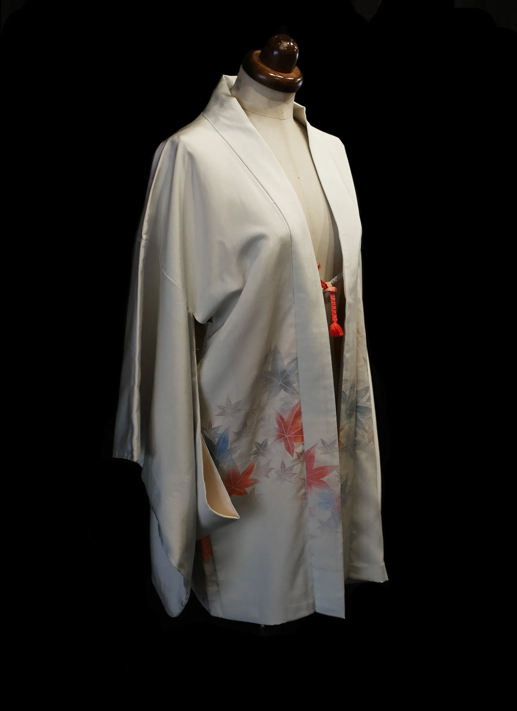 Vintage 1950s Ivory Leaf Design Kimono Jacket